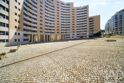 Apartamento T3 para Arrendamento em Campolide