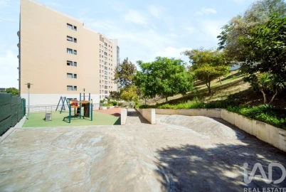 Apartamento T3 para Arrendamento em Campolide
