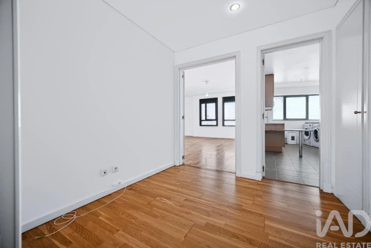 Apartamento T3 para Arrendamento em Campolide Foto 3