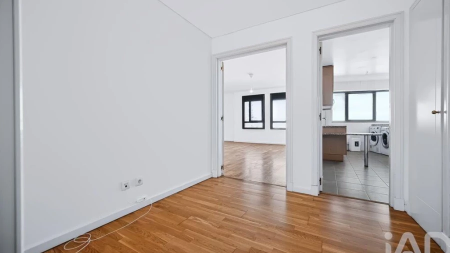 Apartamento T3 para Arrendamento em Campolide