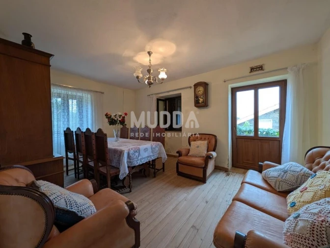 Moradia T3 para Venda em Celas Foto 3