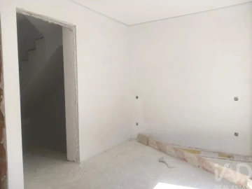 Moradia T3 para Venda em Fernao Ferro