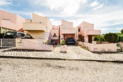 Moradia T3 para Venda em Santa Maria, São Pedro e Sobral da Lagoa