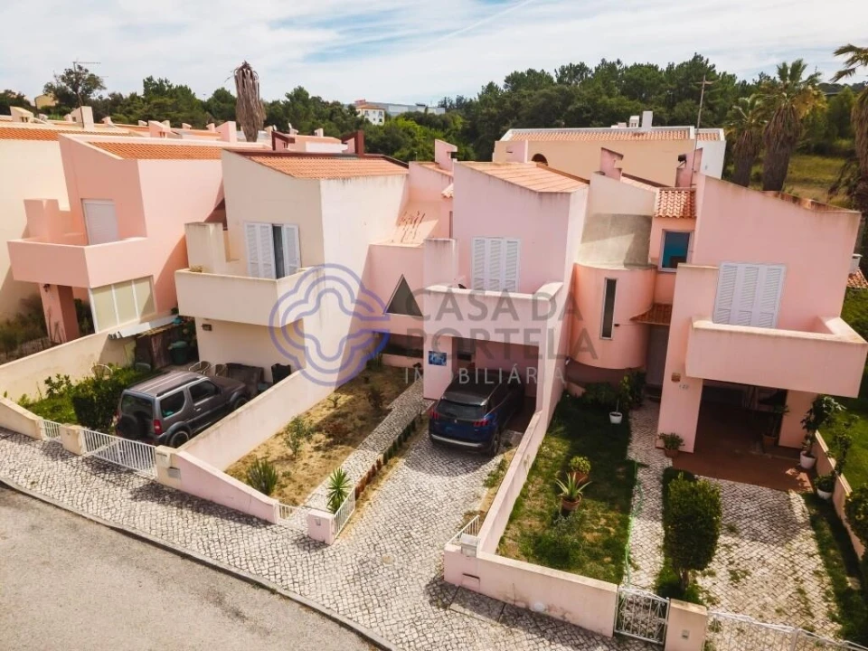 Moradia T3 para Venda em Santa Maria, São Pedro e Sobral da Lagoa Foto 2