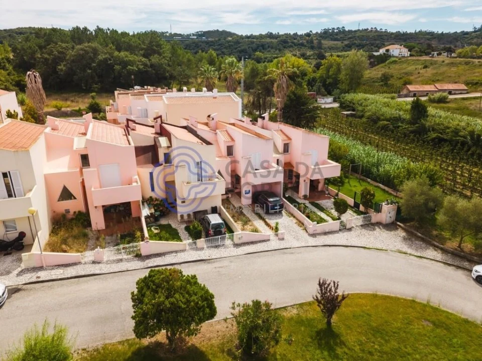 Moradia T3 para Venda em Santa Maria, São Pedro e Sobral da Lagoa Foto 1