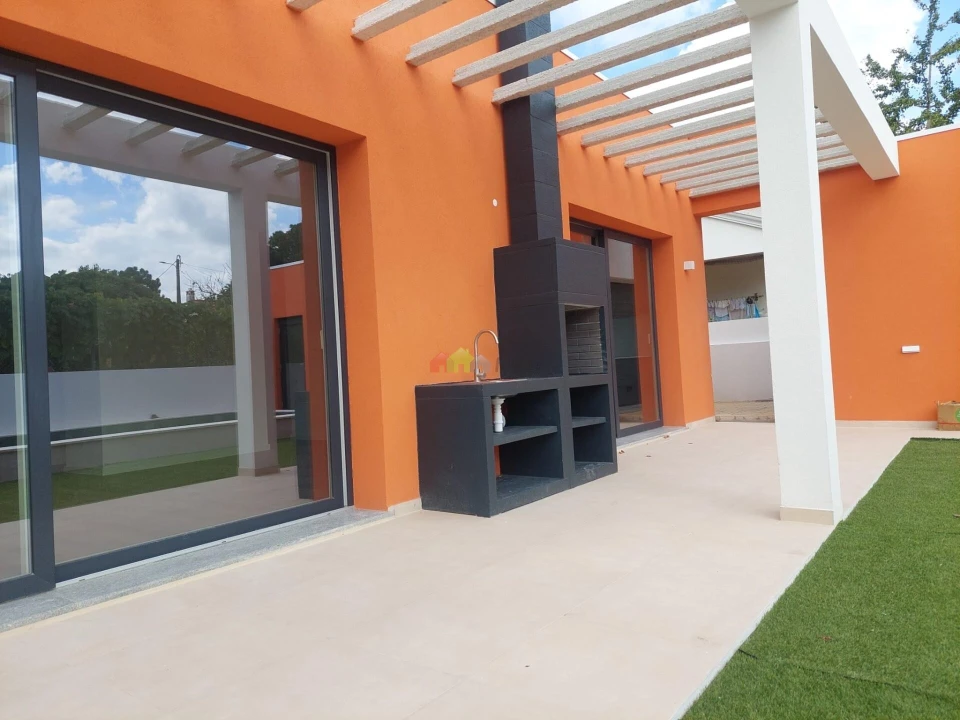 Moradia T3 para Venda em Azeitão (São Lourenço e São Simão) Foto 4