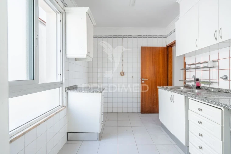 Apartamento T3 para Venda em Caniço Foto 10