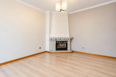 Apartamento T3 para Venda em Paços de Brandão