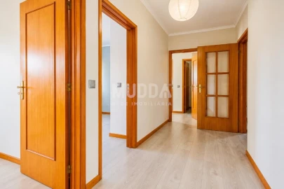 Apartamento T3 para Venda em Paços de Brandão