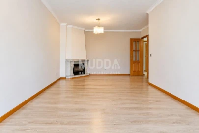 Apartamento T3 para Venda em Paços de Brandão