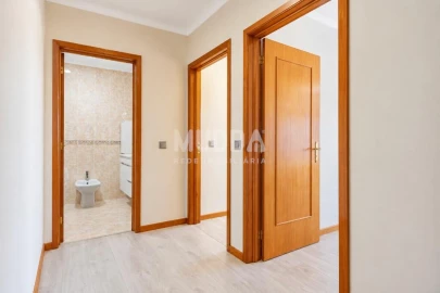 Apartamento T3 para Venda em Paços de Brandão