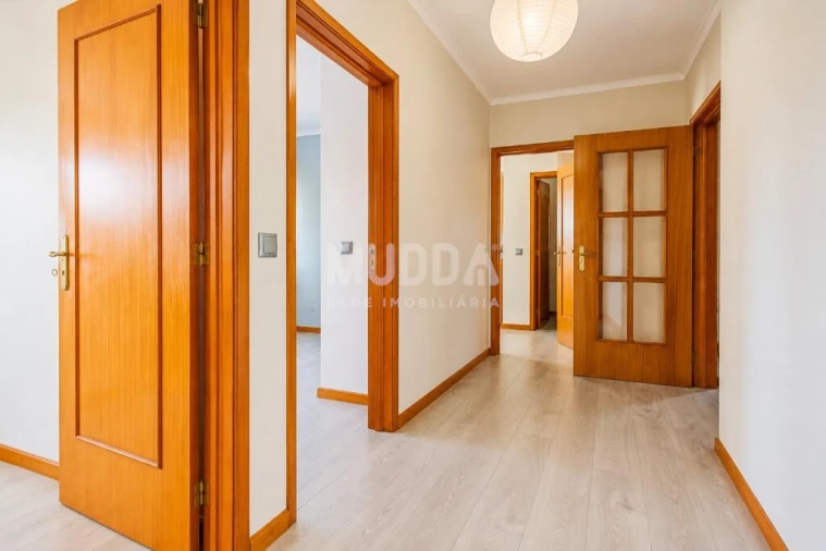 Apartamento T3 para Venda em Paços de Brandão Foto 18