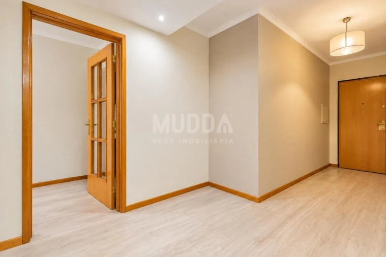 Apartamento T3 para Venda em Paços de Brandão Foto 6