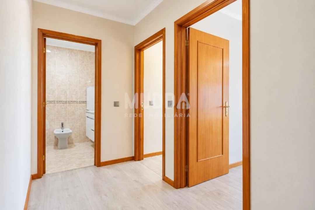 Apartamento T3 para Venda em Paços de Brandão Foto 13