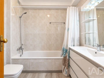 Apartamento T4 para Venda em Santa Maria Maior