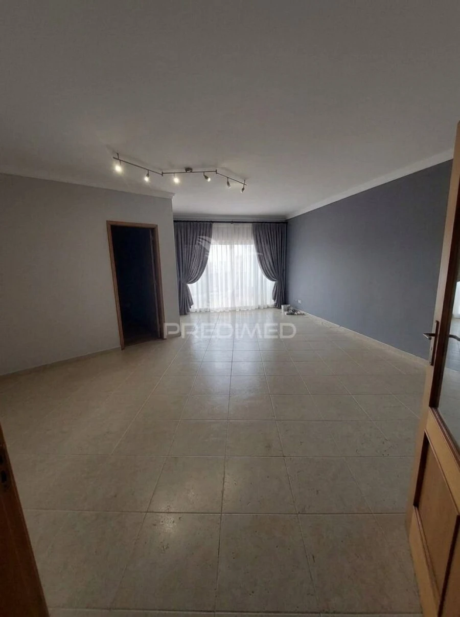 Apartamento T2 para Venda em Quarteira Foto 3