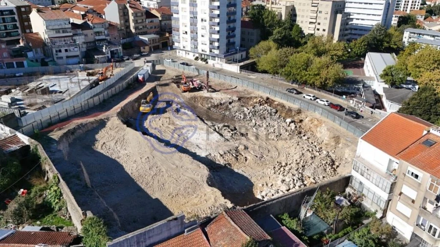 Apartamento T1 para Venda em Paranhos Foto 3