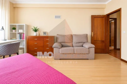 Apartamento T4 para Venda em Alpiarça