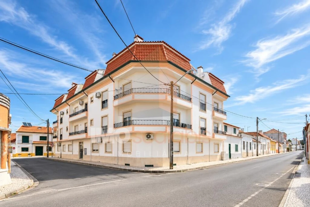 Apartamento T4 para Venda em Alpiarça Foto 1
