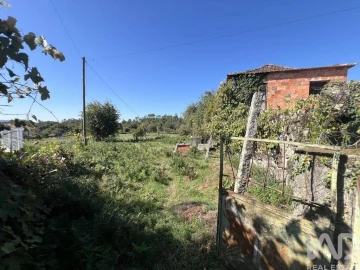 Moradia para Venda em Santa Cruz da Trapa e São Cristóvão de Lafões