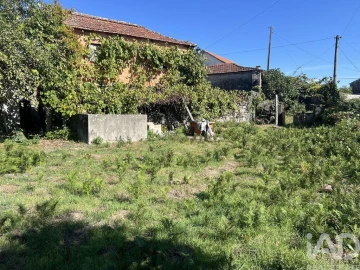 Moradia para Venda em Santa Cruz da Trapa e São Cristóvão de Lafões