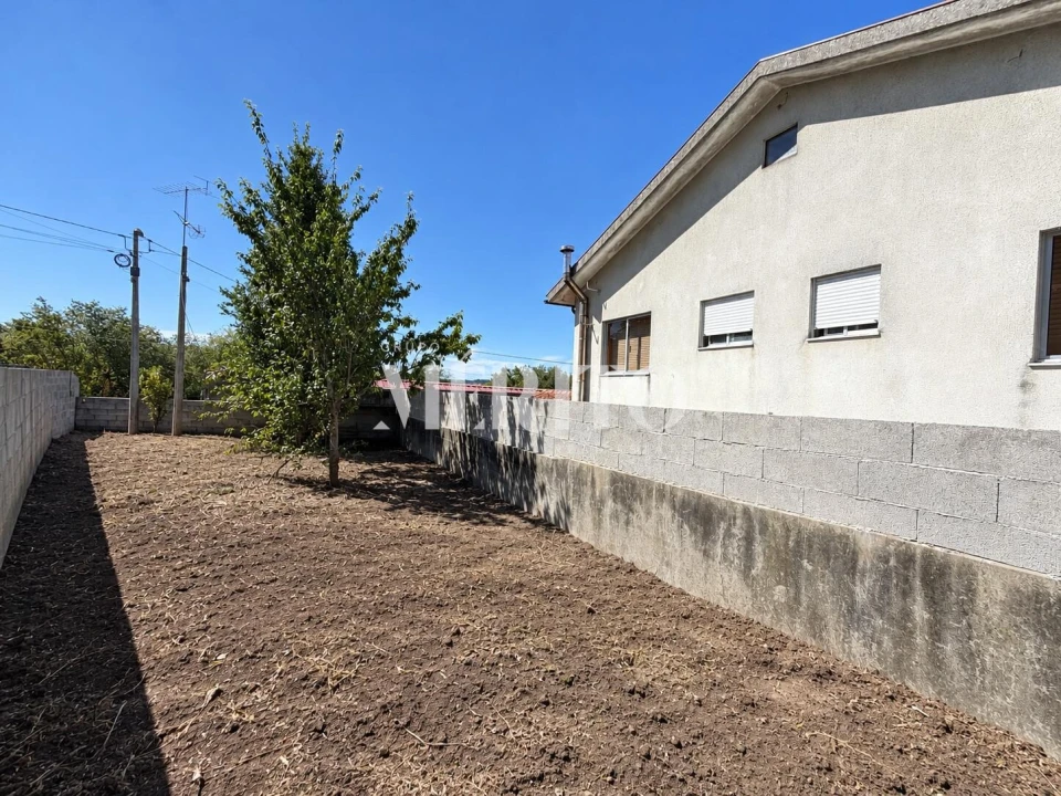 Moradia T2 para Venda em Arnoso (Santa Maria e Santa Eulália) e Sezures Foto 6