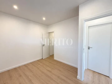 Moradia T2 para Venda em Arnoso (Santa Maria e Santa Eulália) e Sezures