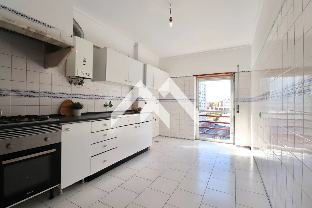 Apartamento T4 para Venda em Algueirão-Mem Martins Foto 5