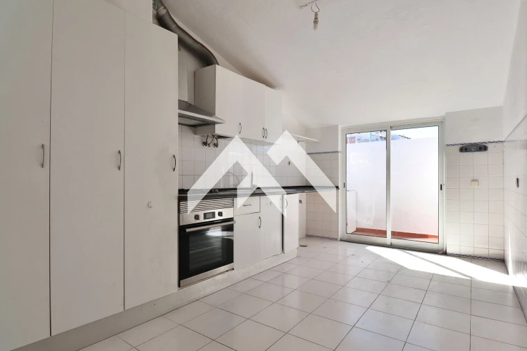 Apartamento T4 para Venda em Algueirão-Mem Martins Foto 13