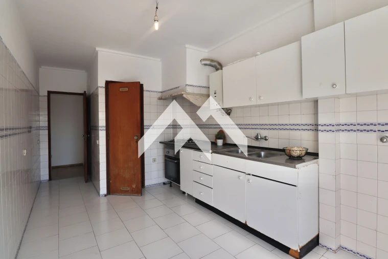 Apartamento T4 para Venda em Algueirão-Mem Martins Foto 6
