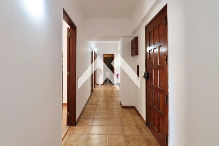 Apartamento T4 para Venda em Algueirão-Mem Martins Foto 7
