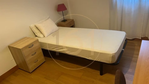 Quarto para Arrendamento em Pedrouços