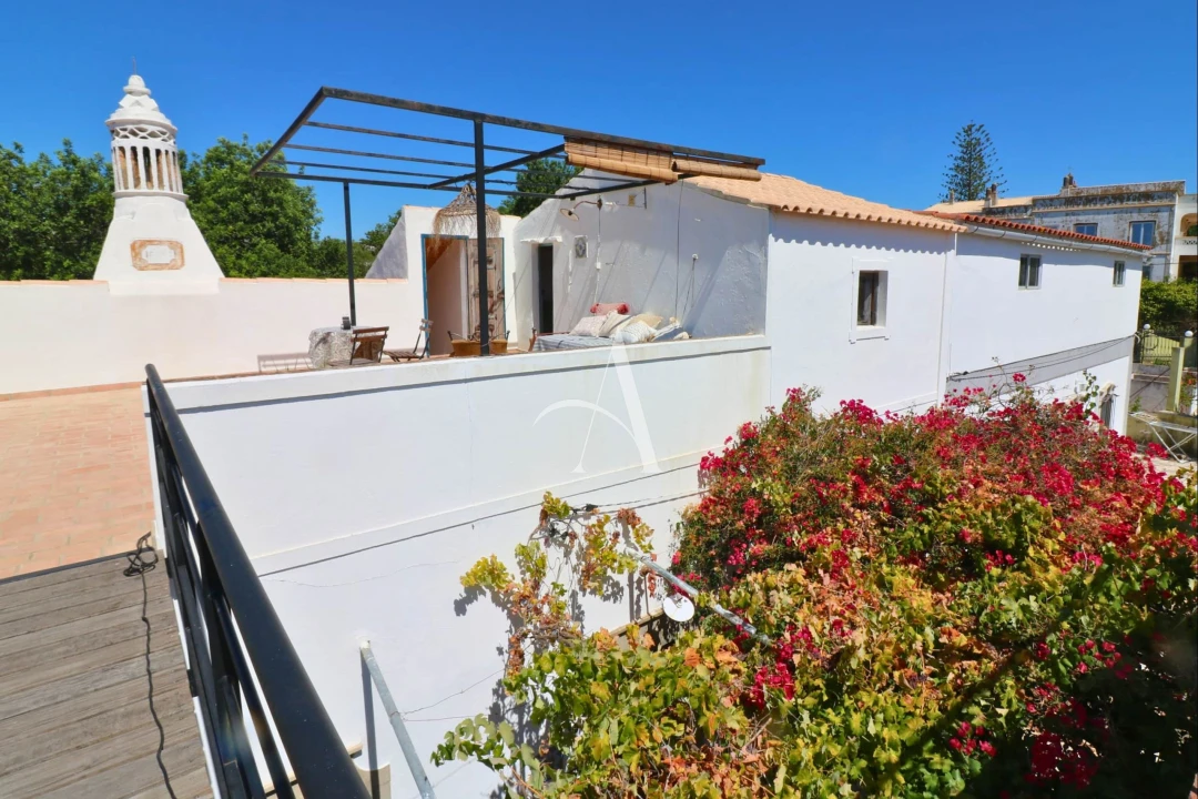 Moradia T4 para Venda em Santa Barbara de Nexe Foto 46