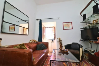 Moradia T4 para Venda em Santa Barbara de Nexe
