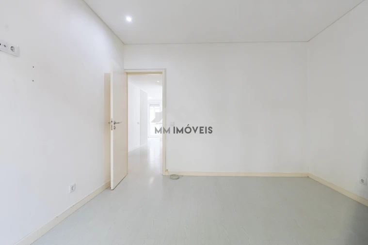Apartamento T2 para Arrendamento em Bonfim Foto 24