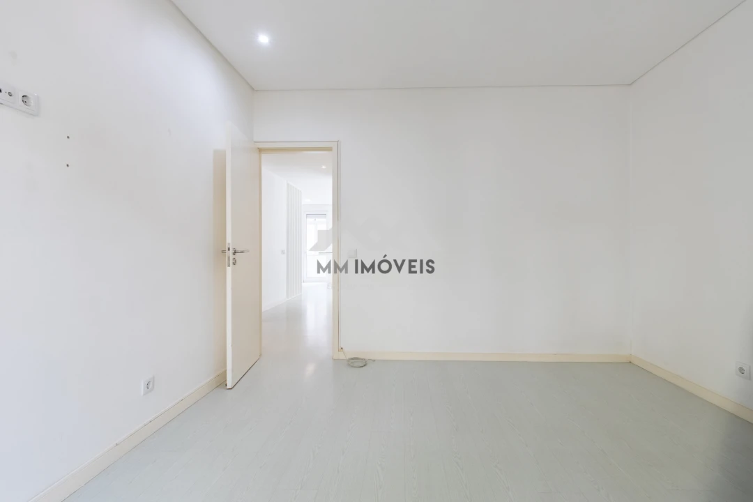 Apartamento T2 para Arrendamento em Bonfim Foto 24