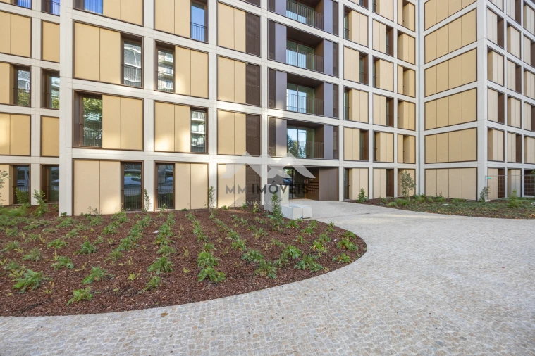 Apartamento T2 para Venda em Santa Marinha Foto 47