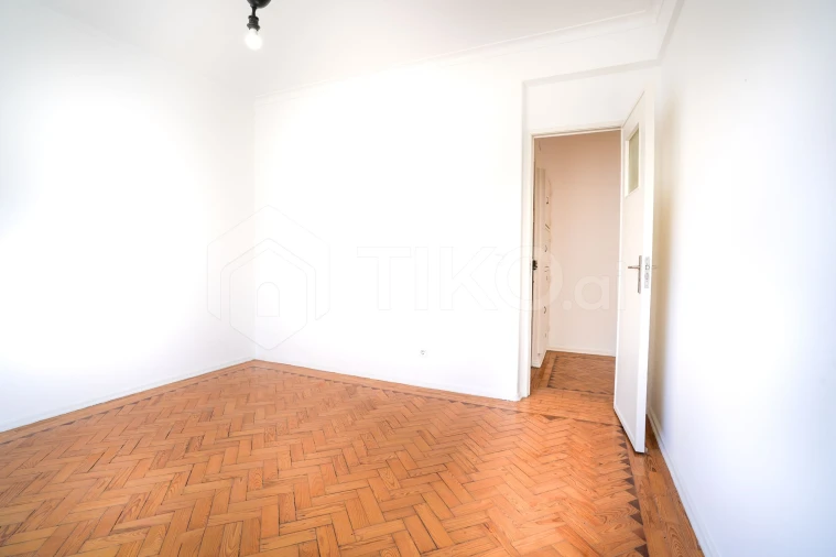 Apartamento T4 para Venda em Beato Foto 5