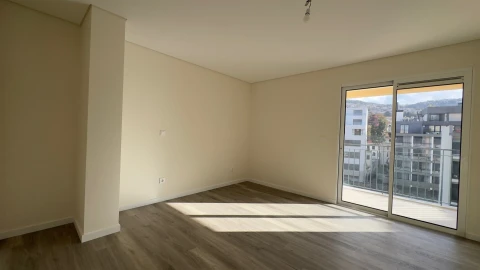 Apartamento T3 para Venda em Funchal (Se)