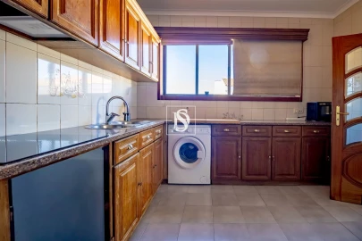 Apartamento T3 para Venda em Amarante (São Gonçalo), Madalena, Cepelos e Gatão