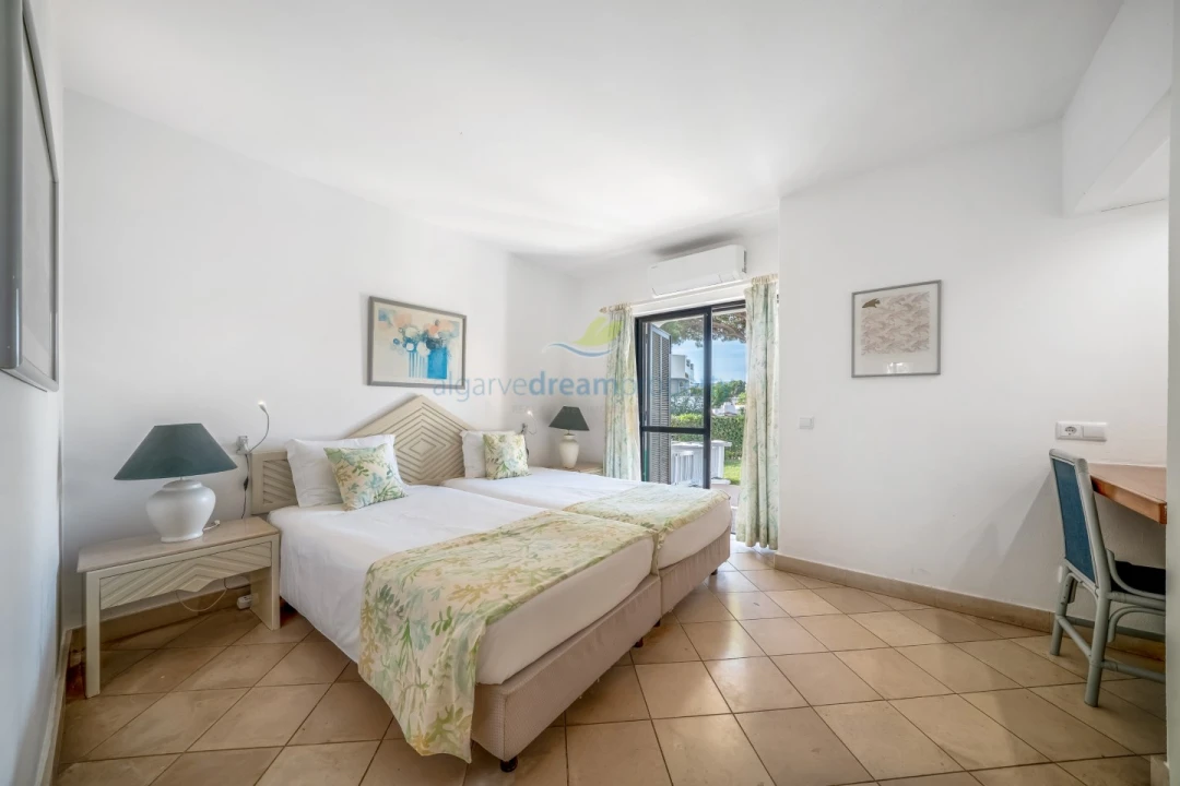 Apartamento T3 para Venda em Albufeira e Olhos de Água Foto 17