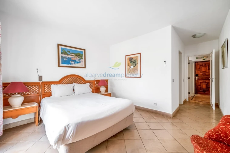 Apartamento T3 para Venda em Albufeira e Olhos de Água Foto 9