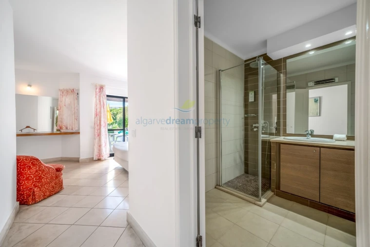Apartamento T3 para Venda em Albufeira e Olhos de Água Foto 24