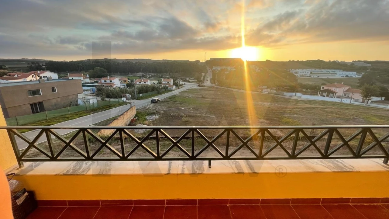 Apartamento T2 para Venda em São Pedro da Cadeira Foto 1
