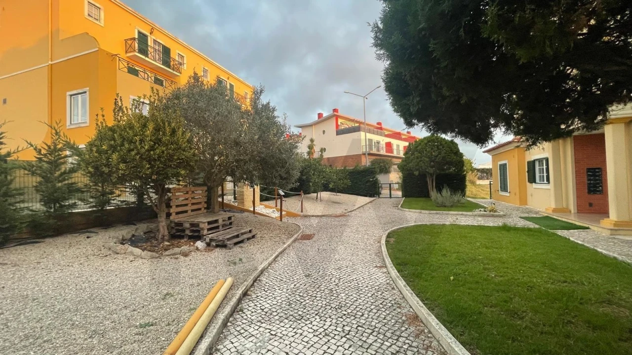 Apartamento T2 para Venda em São Pedro da Cadeira Foto 17