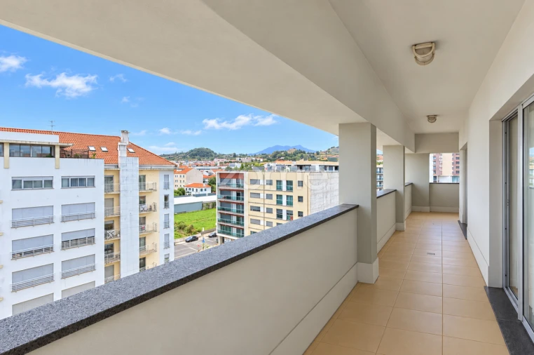 Apartamento T3 para Venda em Ponta Delgada (São Pedro) Foto 36