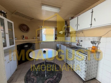 Moradia T2 para Venda em Minhocal