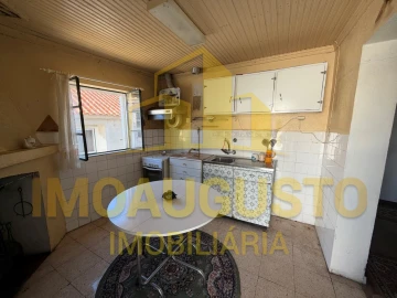 Moradia T2 para Venda em Minhocal
