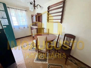 Moradia T2 para Venda em Minhocal