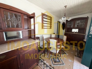 Moradia T2 para Venda em Minhocal